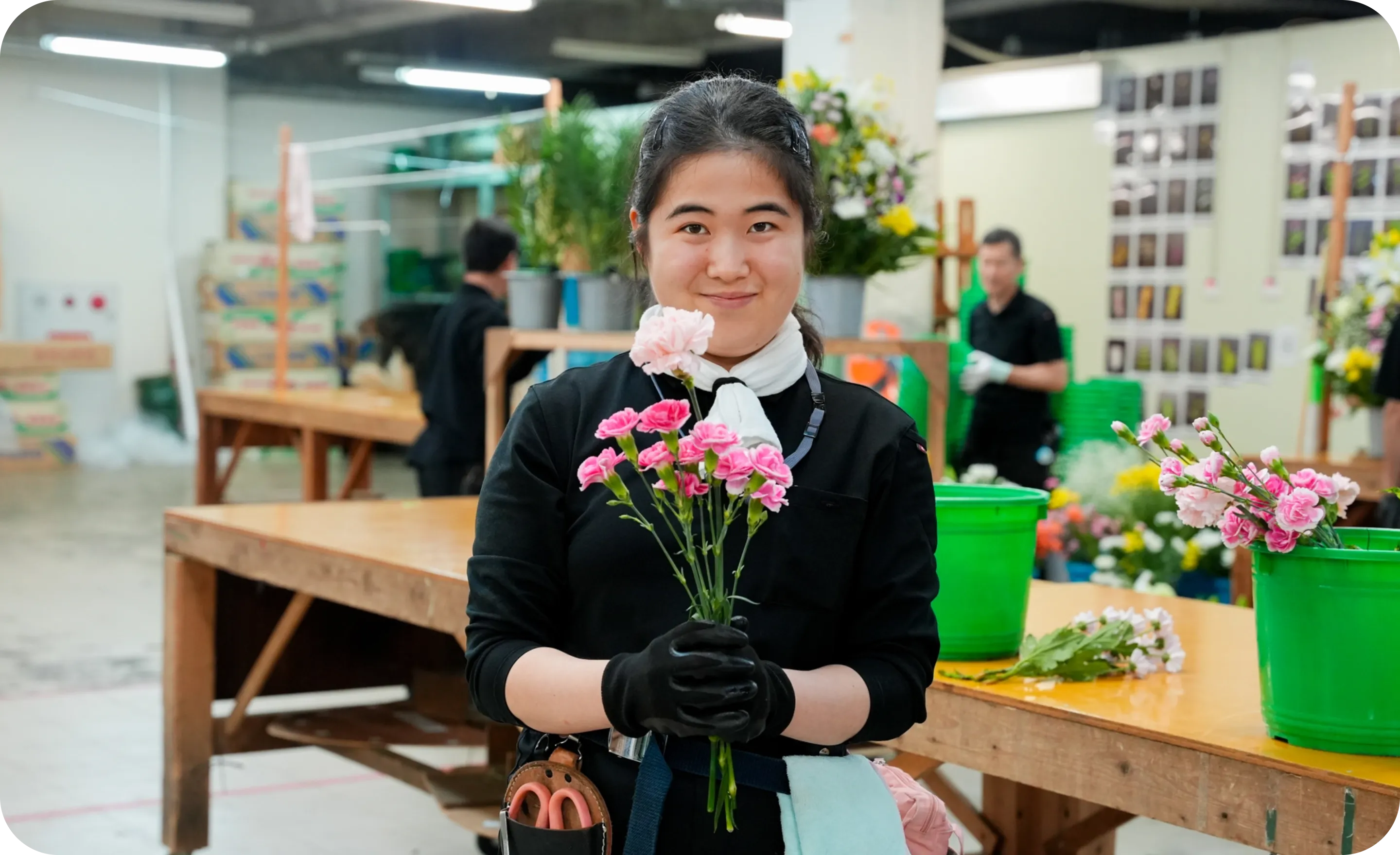 花を持っている姿